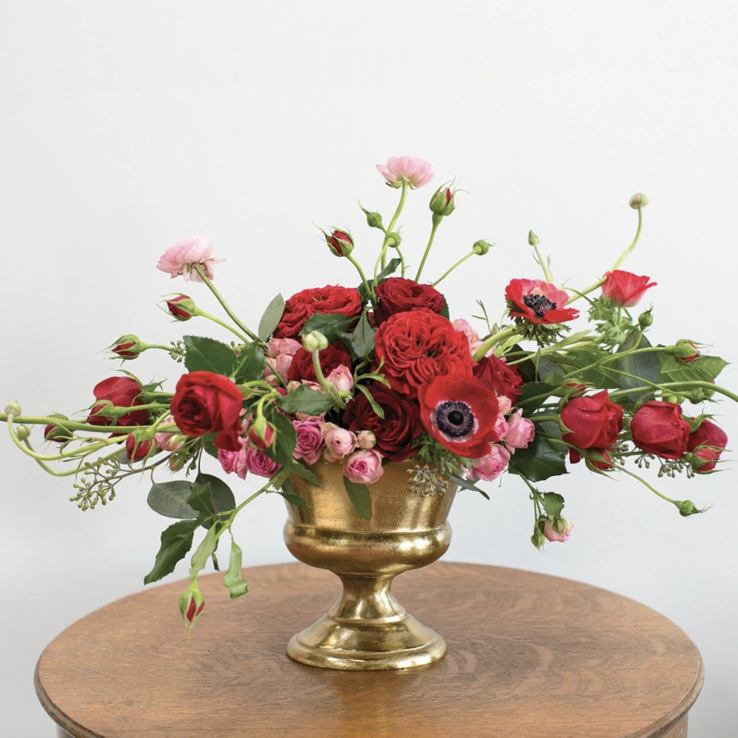 10.5”H X 12.75” X 9.25” GOLD PRESTIGE METAL URN (AD) 4 10.5”H X 12.75” X 9.25” GOLD PRESTIGE METAL URN (AD) - Image 2